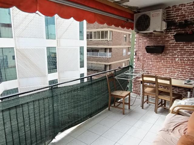 PISO 3 HABITACIONES EN EL CENTRO DE BENIDORM CON TERRAZA