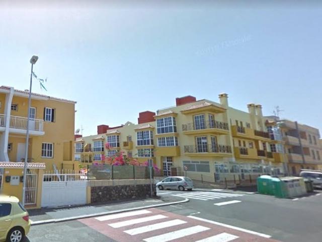 Piso.3 habitacions,2 baños, garaje, trastero y lavadero