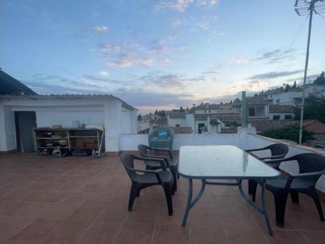PISO 4 DORMITORIOS CENTRICO BARRIO REALEJO