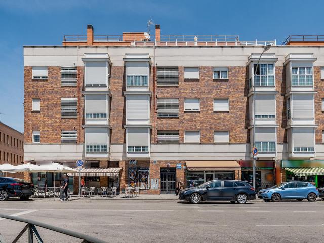 Pisos con plaza de garaje en C/ Domingo Párraga, Madrid