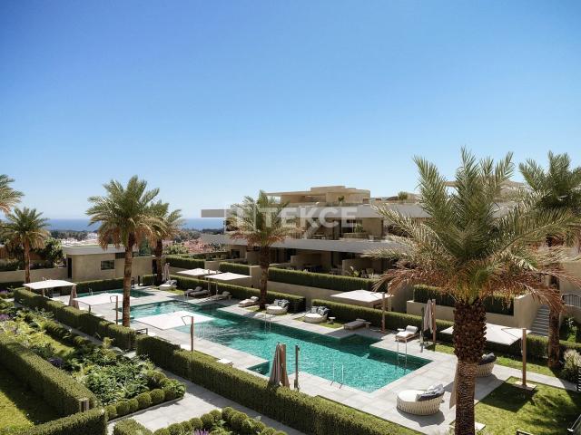 Pisos con Terrazas y Piscinas en la New Golden Mile de Estepona