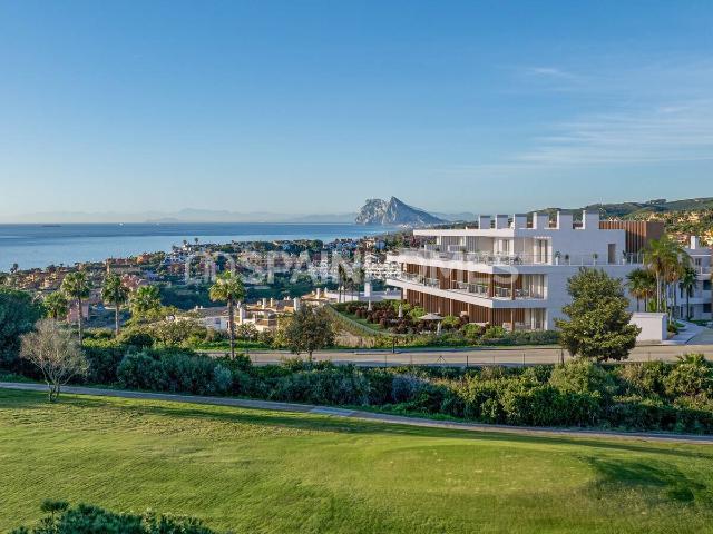 Pisos Con Vistas Al Golf en Un Complejo Con Comodidades en Cádiz
