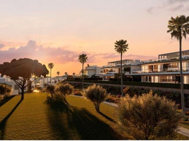 PISOS DE LUJO 3 Y 4 DORMITORIOS EN MARBELLA LOS MONTEROS. ENTREGA 4º TRIMESTRE 2025
