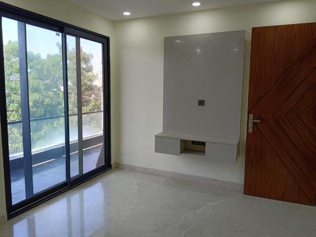 Pitampura 3 Bedroom 150 Sq. Yd. Builder Floor in Pitampura Delhi Listing ID: #9197