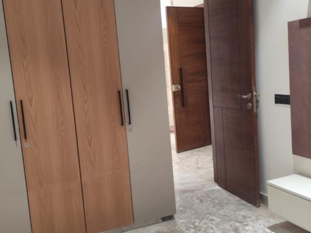Pitampura 3 Bedroom 200 Sq. Yd. Builder Floor in Pitampura Delhi Listing ID: #9590