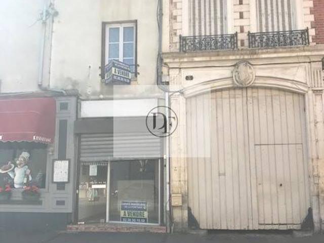 PITHIVIERS CENTRE VILLE LOCAL + APPARTEMENT