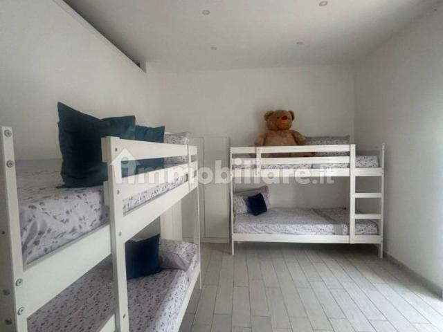 Più di tre posti letto in multipla corso San Giovanni a Teduccio 240, Napoli