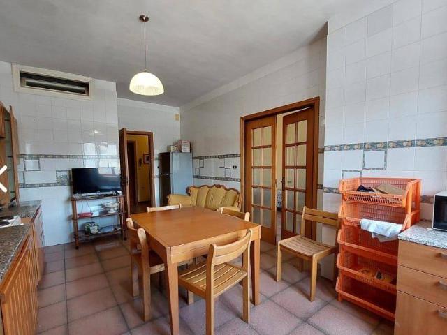 Più di tre posti letto in multipla piazza Alcide De Gasperi 7, Foggia