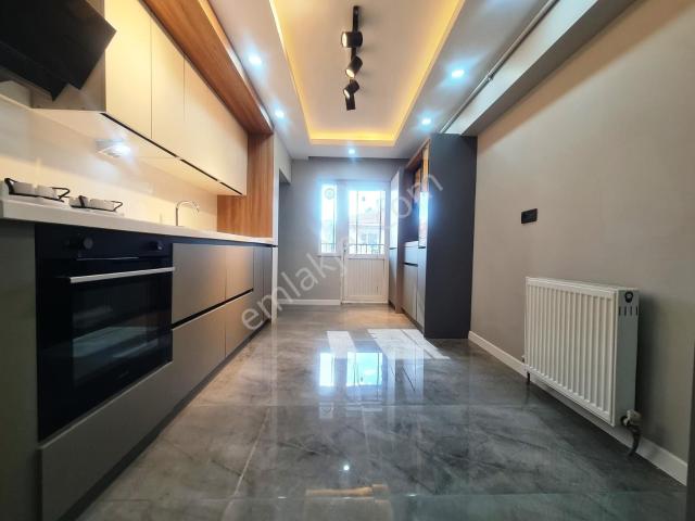 Piyade Mh. Ebeveyn Banyolu Full+full Lüx Yapılı 3+1 Geniş Daire