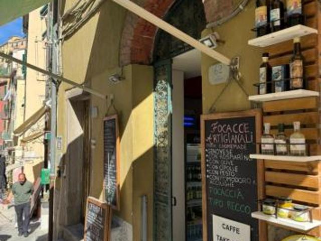 Pizza a Taglio in vendita a Riomaggiore