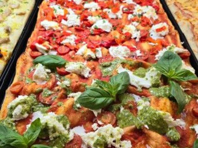 Pizza al taglio in vendita a Roma