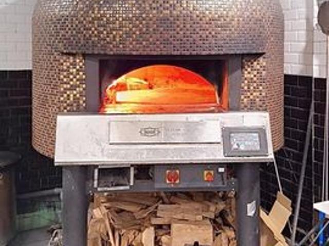 PIZZERIA à vendre: fort CA et faible loyer. Rare à FONTENAY SOUS BOIS 94