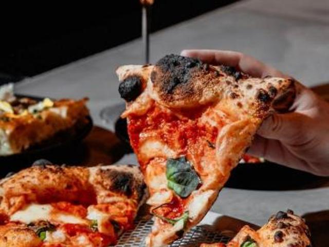 Pizzeria in vendita a Marlia Capannori 110 mq Rif: 1384581