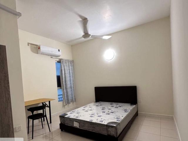 PJ Female Brand New Middle Room