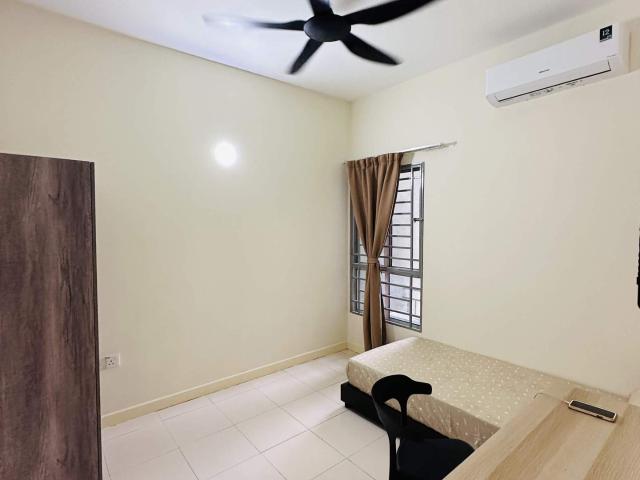 PJ Female Single Room for Rent