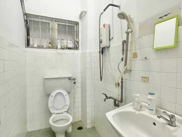 PJ SS2, Middle Room with AC and Furniture ❄️️ Free Utilities & WiFi