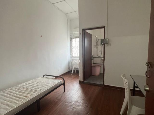 PJ SS2 Single Room With Funiture, Free WiFi and Clean Environment