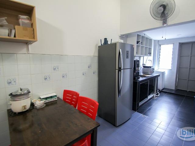 Pjs7 sunway room with ac and bathroom included utilities