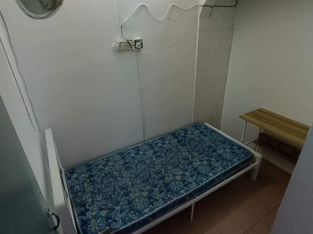 pjs room available low deposit