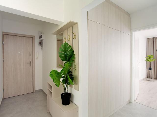 Po remoncie, osobna kuchnia, możliwość doposażenia 55 m²