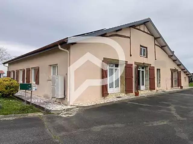 Pomarez 40360 Achat / Vente maison 11 pièces t11 au dernier étage terrasse