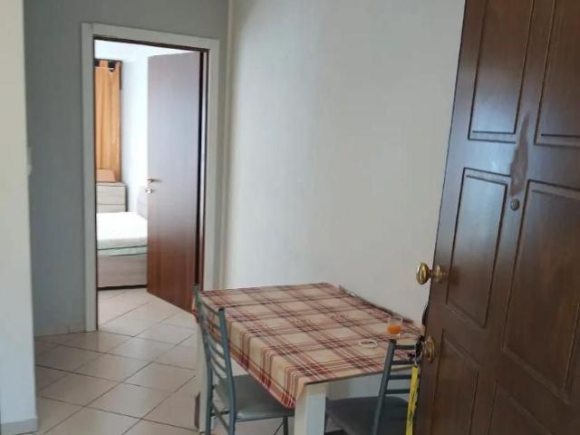 Pomezia bilocale arredato con balcone