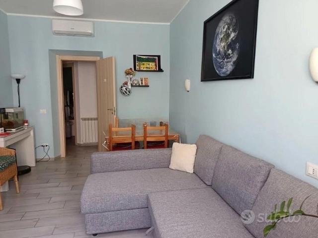 Pomezia bilocale con balcone