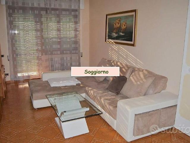 Pomezia quadrilocale arredato con balcone