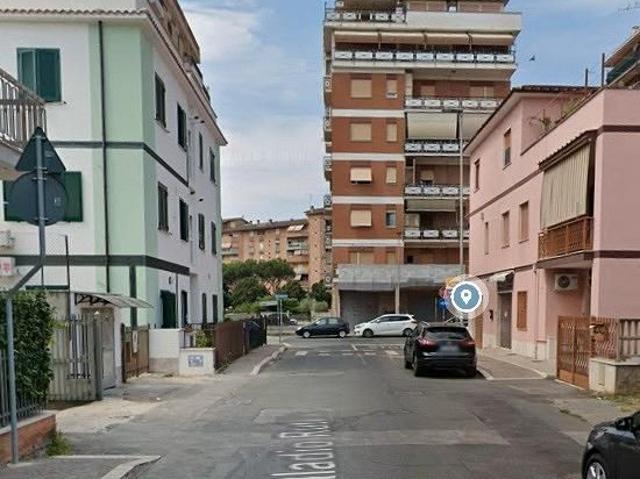 Pomezia trilocale arredato