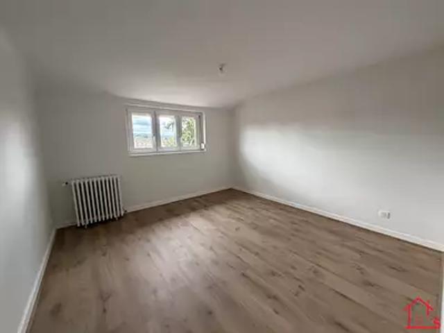 Pont à Mousson 54700 Location appartement 2 pièces t2 au dernier étage