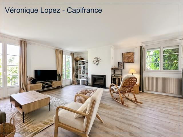 Pont du Casse, belle maison familiale de 159 m² offrant confort, luminosité et calme avec jardin et piscine