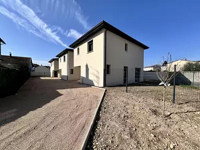 Pont de Chéruy 38230 Achat / Vente maison 4 pièces t4 terrasse parking