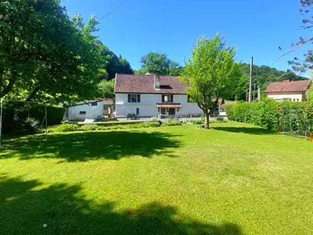 Pont de Roide Vermondans 25150 Achat / Vente maison 8 pièces t8 au dernier étage