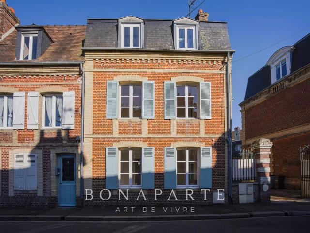 Pont L'eveque Maison De Ville Cour Paysagee 132m² Pont l'Evêque