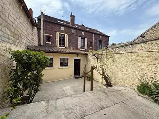 Pont Sainte Maxence 60700 Achat / Vente maison 4 pièces t4 au dernier étage cave