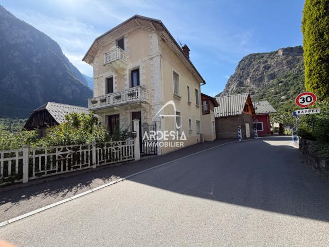 PONTAMAFREY LA TOUR EN MAURIENNE ENSEMBLE IMMOBILIER À F