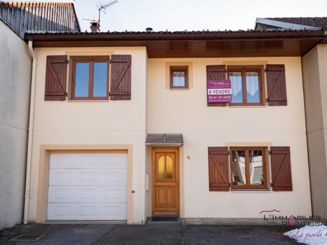 PONTARLIER: MAISON INDIVIDUELLE ACCOLEE TRES LUMINEUSE