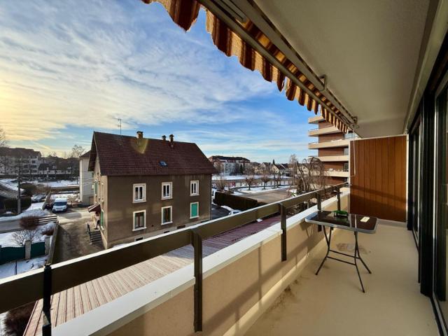 Pontarlier Bel appartement traversant avec balcon, garage
