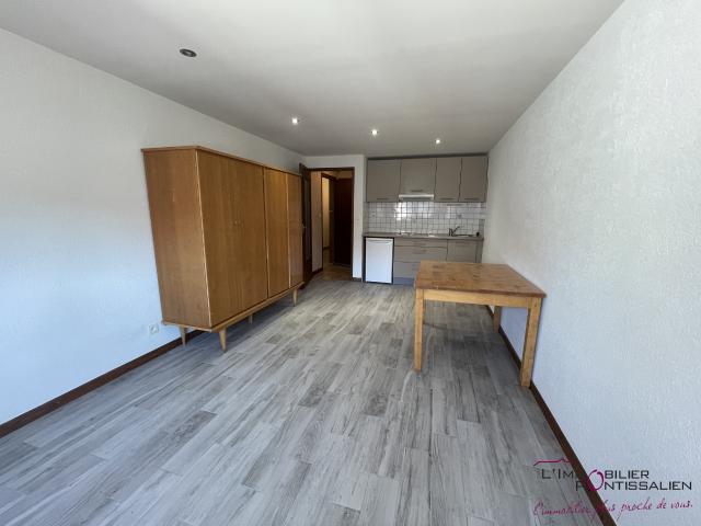 PONTARLIER CENTRE STUDIO 1 PIECE