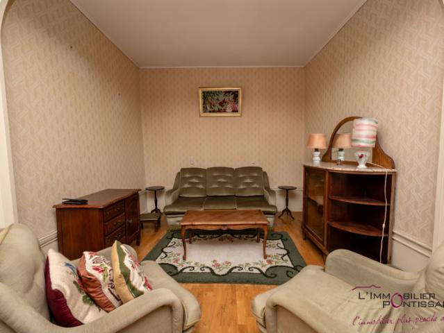 PONTARLIER PROCHE HÔPITAL: APPARTEMENT DE TYPE 4