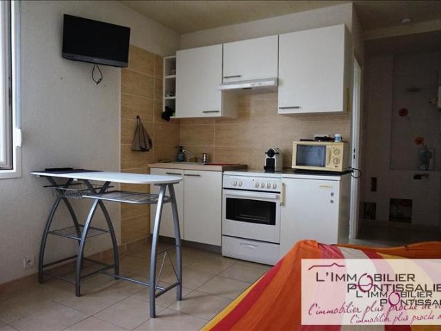 PONTARLIER STUDIO~~SECTEUR CALME ~Appartement de type stud