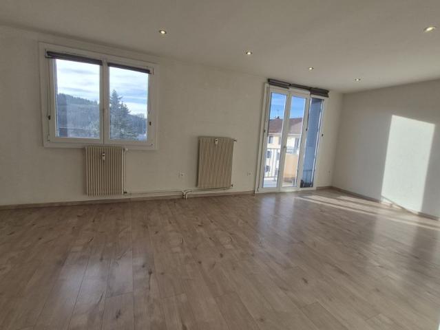 PONTARLIER T2 BIS BALCON CAVE GARAGE