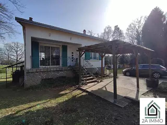 Pontaumur 63380 Achat / Vente maison 4 pièces t4 piscine parking