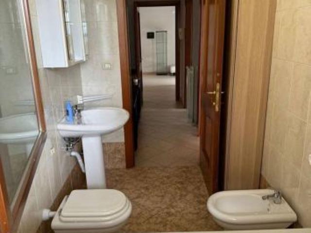 PONTE DI NONA TRILOCALE ARREDATO CON TERRAZZO PRIVATO E POSTO AUTO