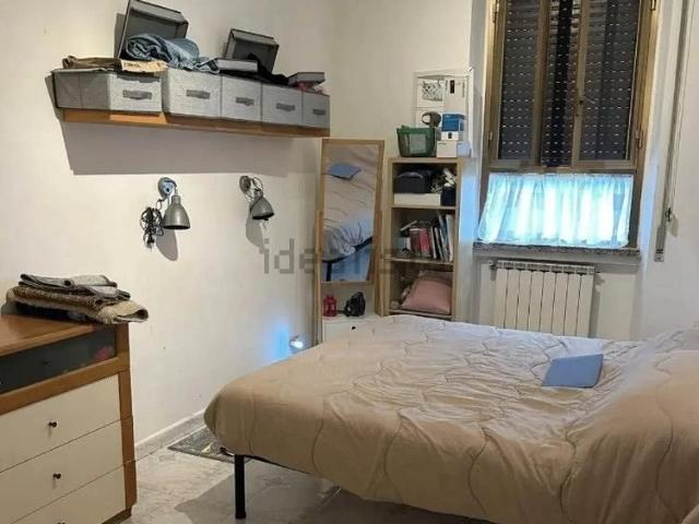 Ponte lungo bilocale arredato con posto auto