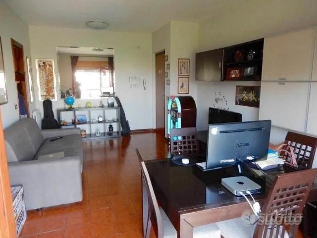 PONTE MAMMOLO TRILOCALE ARREDATO Con BALCONE