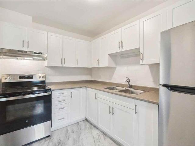 Pontiac Court Lowrise 1 Bedroom Apartment for Rent at 1202 Pontiac Crt, Sarnia, ON N7S 4M8 High Park