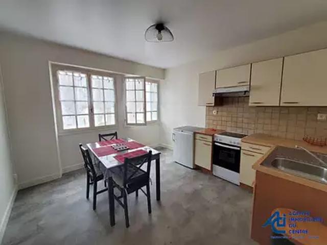 Pontivy 56300 Location appartement 2 pièces t2 au dernier étage