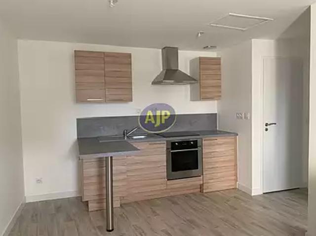 Pontivy 56300 Location appartement 2 pièces t2 au dernier étage
