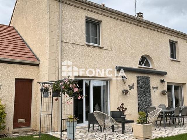 PONTOISE – À deux pas du Tribunal, superbe villa familiale de 204 m² habitables